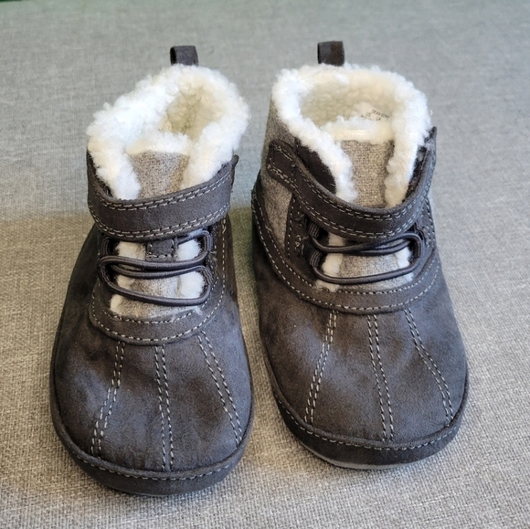 Bundle of 4 pairs of winter boots por baby. - Picture 6 of 13